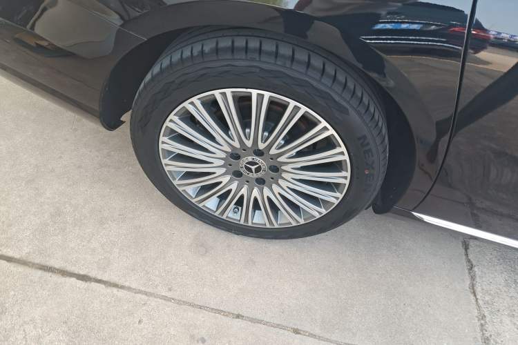 Used Mercedes-Benz E-Class 2021 Restyled E 300 L Luxury Edition Right Rear Wheel Hub