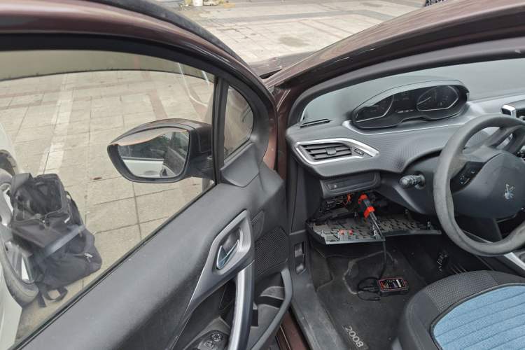 Used Peugeot 2008 2014 1.6L Manual Fashion Edition Driver Seat