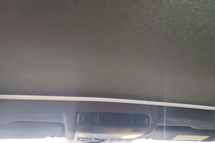 Used Volkswagen T-ROC 2018 280TSI DSG Four-Wheel Drive Luxury Version China V Emission Standard Headliner