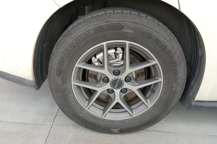 Used BYD Seal 06 New Energy 2025 DM-i Smart Drive 80KM Luxury Model Right Rear Wheel Hub