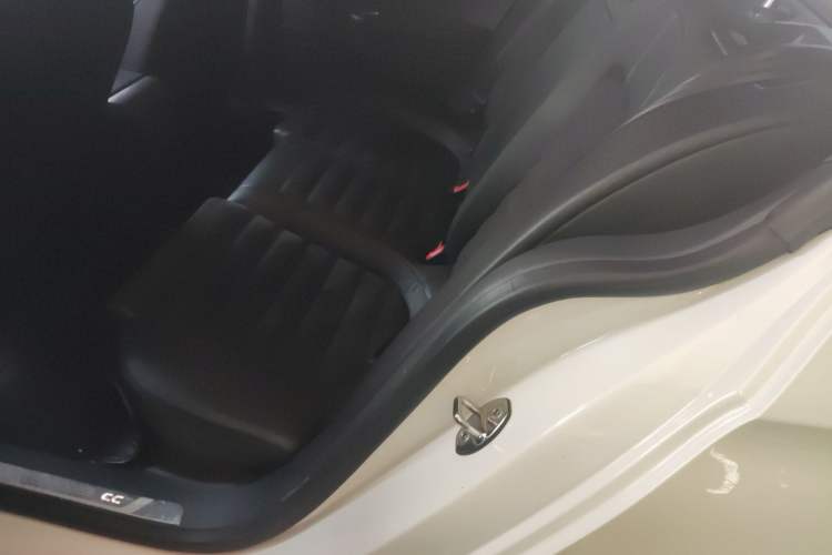 Used Volkswagen FAW-Volkswagen CC 2016 1.8TSI Luxury Model Left Rear Seat