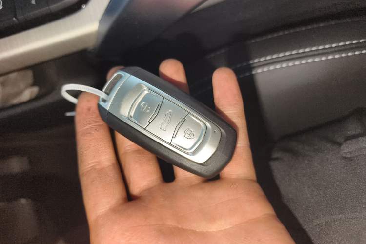 Used Geely Auto Emgrand X7 Sport 2020 1.8TD DCT Two-Wheel Drive Smart Connect 4G-Enabled Version Vehicle Key