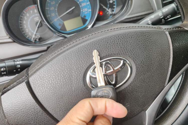 Used Toyota YARiS L Zhi Xuan 2015 1.5E Automatic Charm Edition Vehicle Key