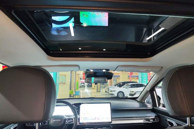 Used AION Y 2023 Plus 510 Smart Edition Headliner