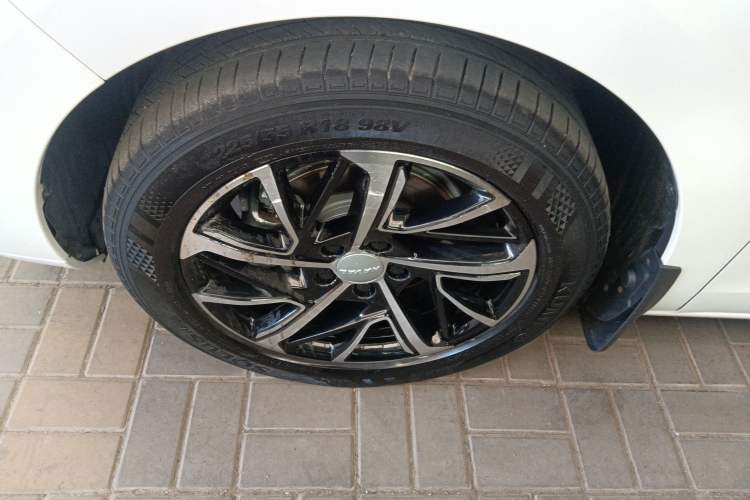 Used Haval JOLION 2021 1.5T Automatic Four-Door Version Left Front Wheel Hub