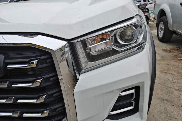 Used SAIC MAXUS Xingji 2023 Starry L 2.0T Diesel Automatic 4x4 Elite Edition Long Bed
