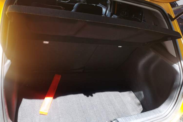 Used Kia kx1 Stonic 2019 1.4L Automatic Sport Edition China VI Trunk