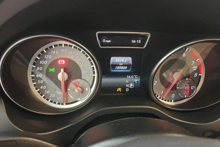 Used Mercedes-Benz GLA 2016 GLA 200 Sport Edition Odometer Close Up