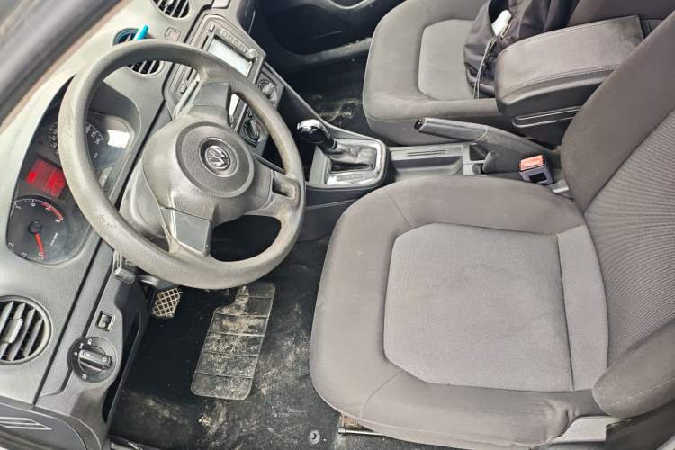 Used Volkswagen Jetta 2015 1.6L Automatic Fashion Model Driver Seat