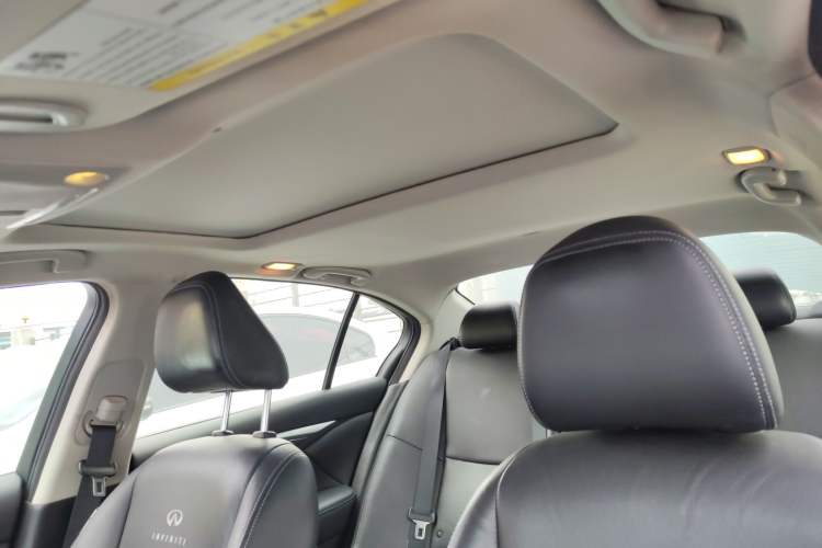 Used Infiniti Q50 2014 2.0T Comfort Edition
