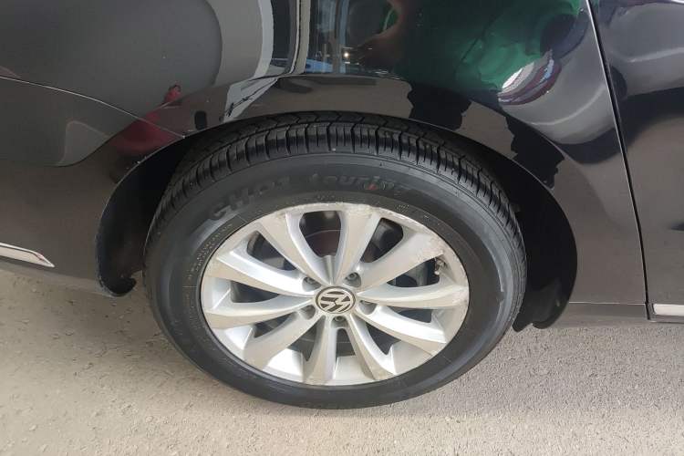 Used Volkswagen Magotan 2015 1.8TSI Advanced Model Right Rear Wheel Hub