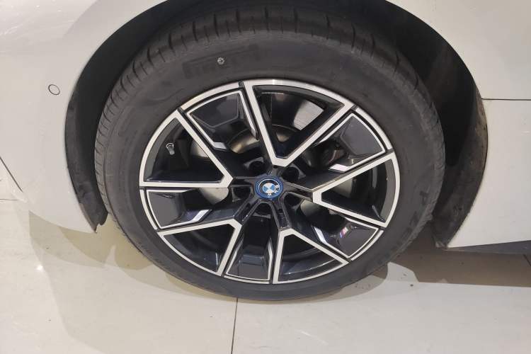 Used BMW i4 2022 eDrive40 Left Front Wheel Hub