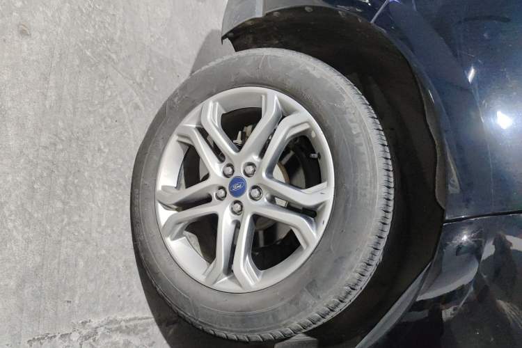 Used Ford Edge 2018 EcoBoost 245 Two-Wheel-Drive Titanium 7-Seater China VI Standard
