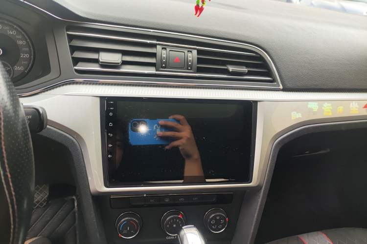 Used Volkswagen Lamando 2021 230TSI DSG Fashion Edition Audio And AC Panel