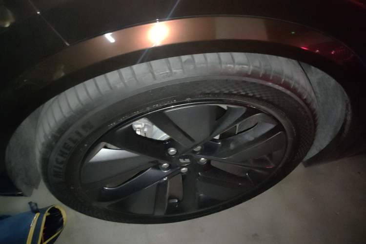 Used Li Auto L9 2022 Max model Left Front Wheel Hub