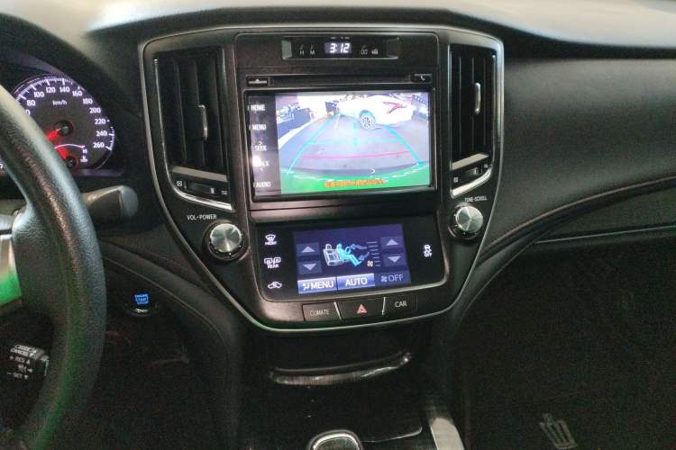 Used Toyota Crown 2015 2.5L Smart Edition
