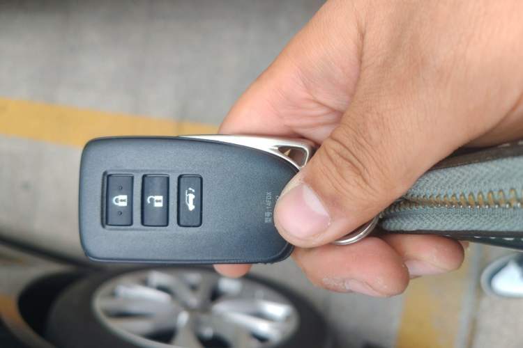 Used Lexus RX 2020 Facelifted 300 4x4 Elegant Edition Vehicle Key