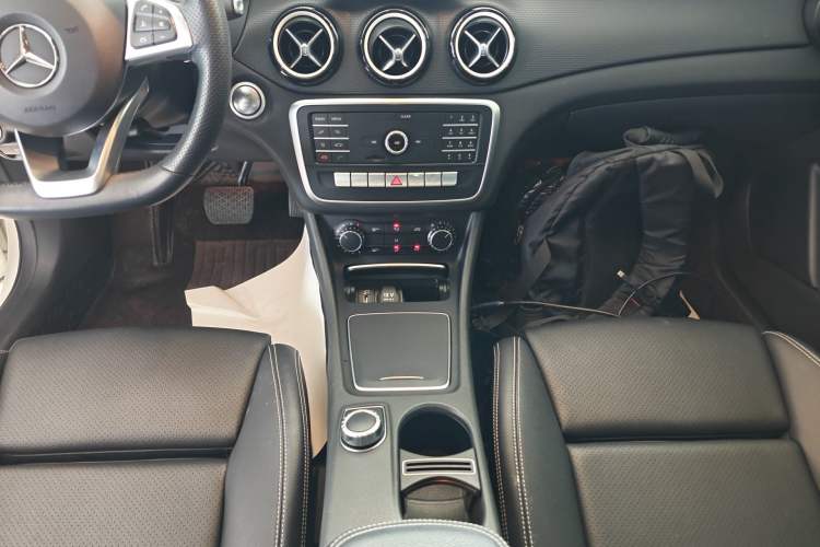 Used Mercedes-Benz GLA 2019 GLA 200 Fashion Model Gear Lever