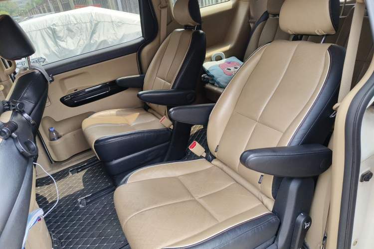 Used Kia Carnival 2015 3.3 GDI Luxury Edition China V Standard Left Rear Seat