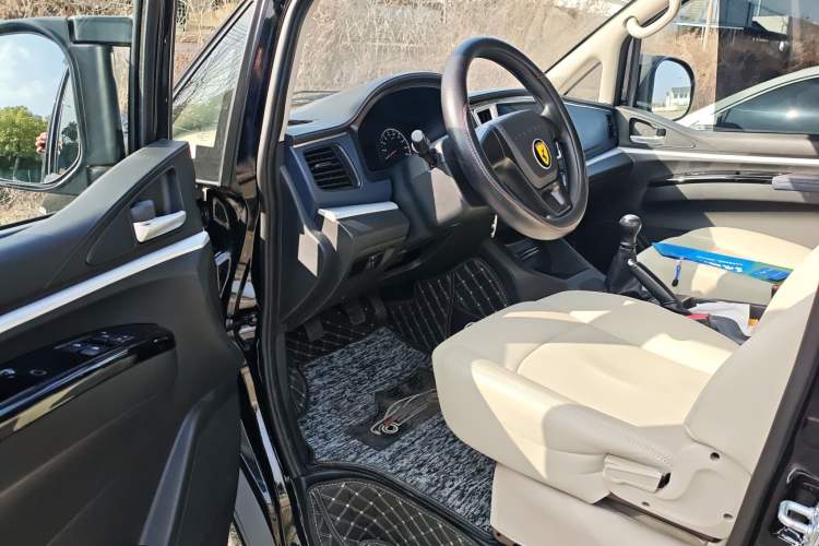 Used FORTHING Lingzhi 2023 M5 1.6L Practical Model 5 Seats