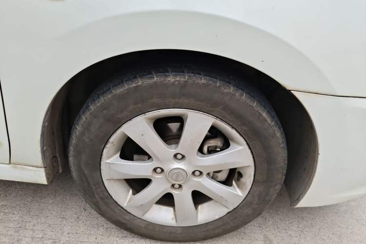 Used Nissan Sylphy 2009 1.6XE Automatic Comfort Edition Right Front Wheel Hub