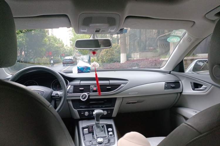 Used Audi A7 2012 2.8FSI quattro Ambition model Headliner