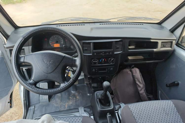 Used Wuling Zhiguang 2023 1.5L Practical Version 5/7 Seats