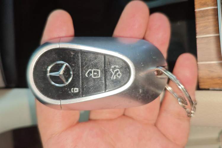 Used Mercedes-Benz EQS SUV 2023 450 4MATIC Pioneer Edition
