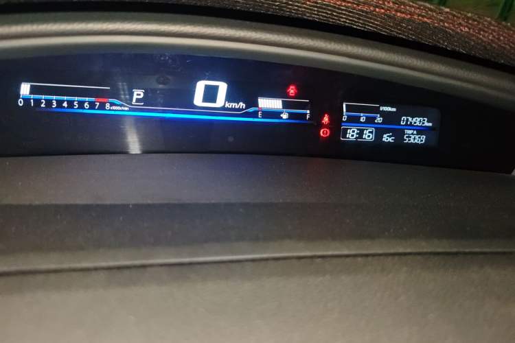 Used Honda Jade 2013 1.8L CVT Luxury Edition 5 seats