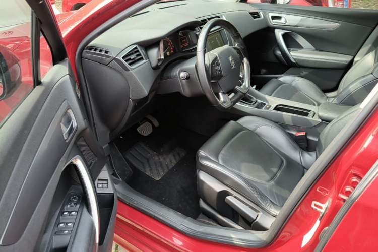 Used DS 5LS 2014 1.6T Elegant Version THP160 Driver Seat