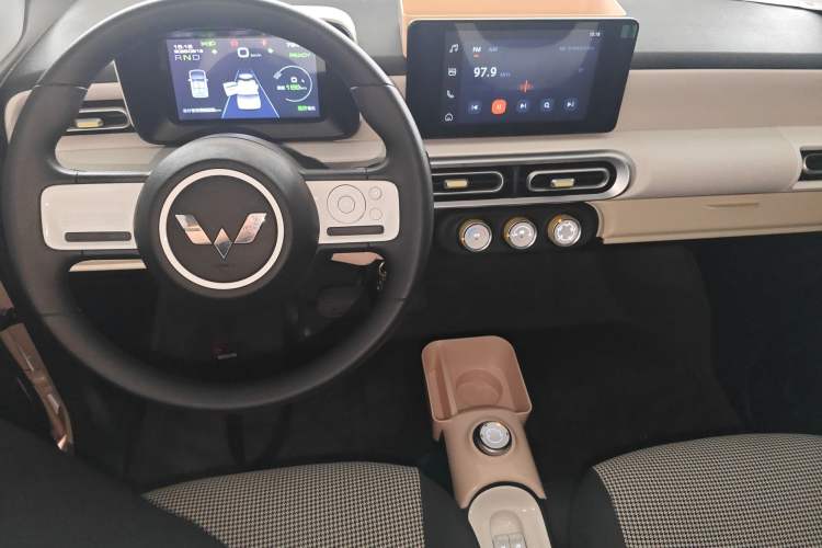 Used Wuling Hongguang MINIEV 2024 3rd Generation 215km Advanced Version