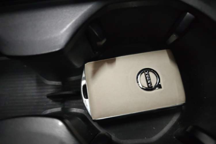 Used Volvo S90 New Energy 2019 T8 e-Drive Hybrid Intelligent Luxury Version China VI Standard Vehicle Key