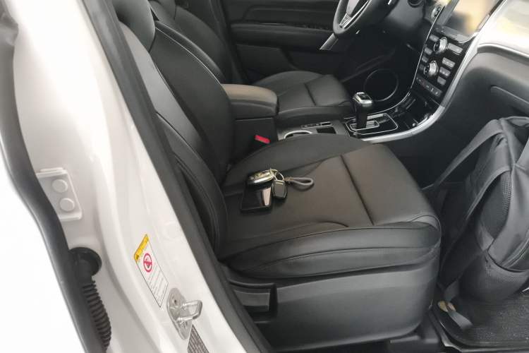 Used Haval H2 2018 Red-Label 1.5T Dual-Clutch Two-Wheel-Drive Luxury Model Right Front Seat