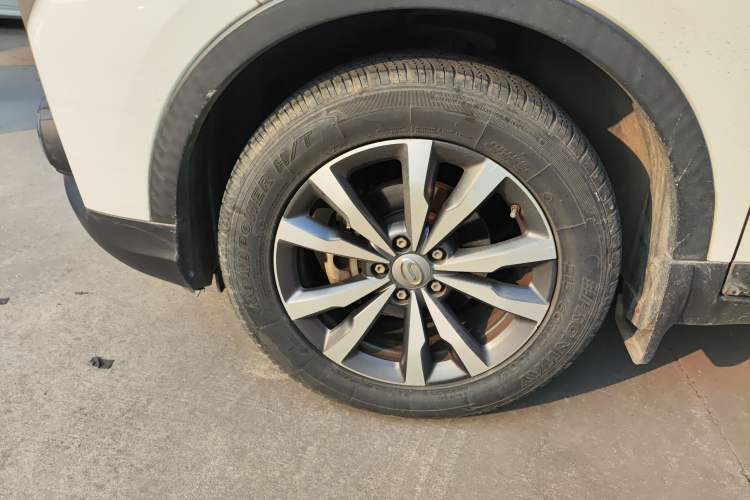Used GAC Trumpchi GS3 2019 235T Automatic Elite Edition Left Front Wheel Hub
