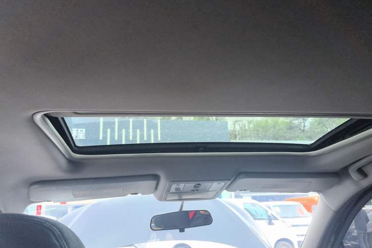 Used FORTHING Joyear X5 2013 1.6L Manual Luxury Model China IV Standard Headliner