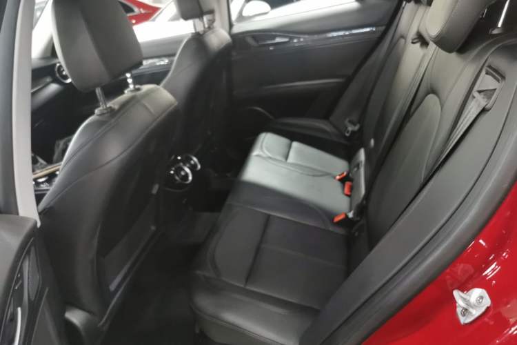 Used Alfa Romeo Stelvio 2017 2.0T 200HP Elite Edition
