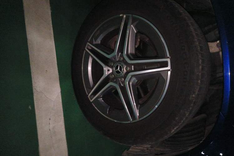 Used Mercedes-Benz GLE 2020 GLE 350 4MATIC Luxury Model Right Front Wheel Hub