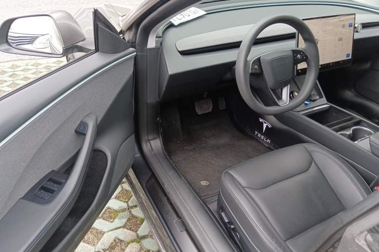 Used Tesla Model 3 2023 Rear-Wheel-Drive Version
