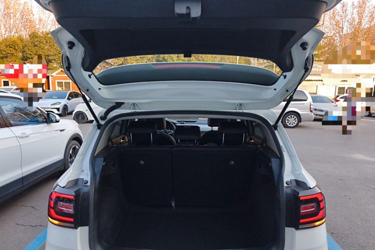 Used Volkswagen Tacqua 2023 200TSI DSG Joy-Connect Edition