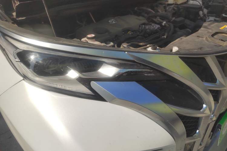 Used Toyota SIENNA 2023 2.5L Hybrid Comfort Edition Right Front Headlight