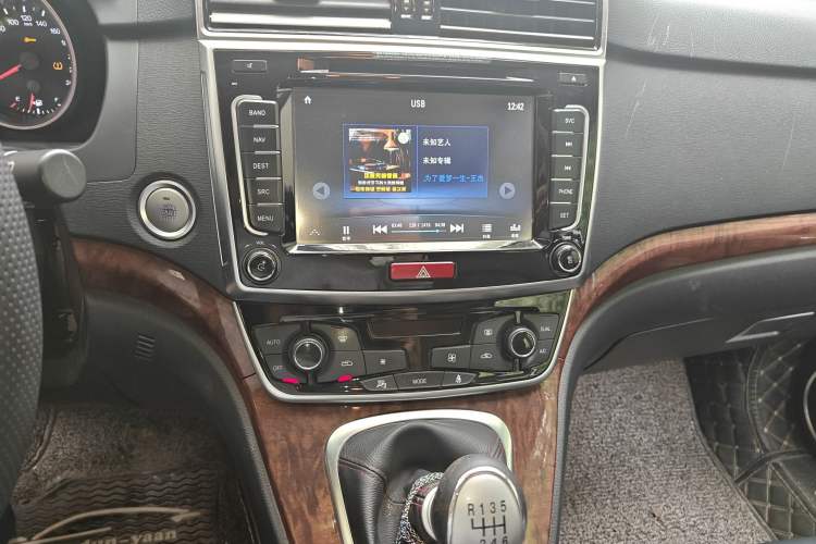 Used Haval H6 2015 Revised Version Sport Edition 1.5T Manual Transmission Two-Wheel Drive Elite Grade