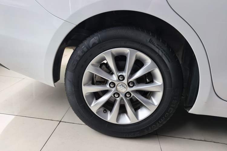 Used Buick GT 2018 15T Dual-Clutch Advanced Model China V Standard Right Rear Wheel Hub