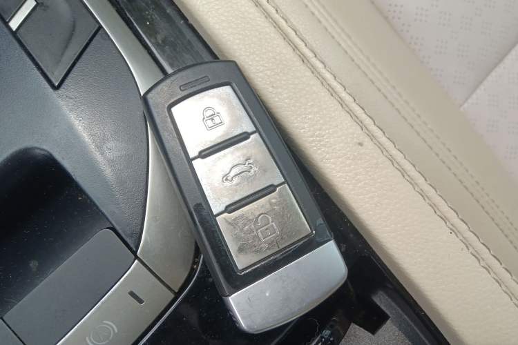 Used Zotye T700 2017 1.8T Dual-Clutch Luxury Model
