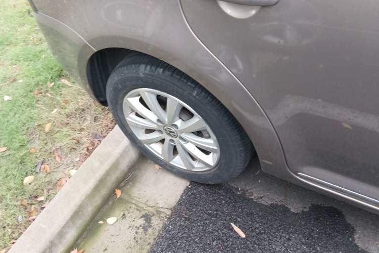 Used Volkswagen Touran 2015 1.4T DSG Luxury Edition 5-Seater Exterior 5