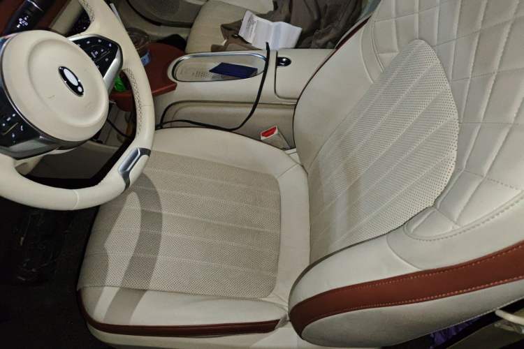 Used ORA Good Cat 2023 401 km Standard Range Premium Version Lithium Iron Phosphate
