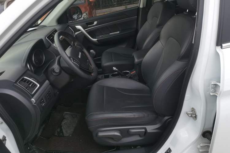 Used Haval M6 2019 1.5T Manual Two-Wheel Drive Elite Version China VI Standard Left Front Seat