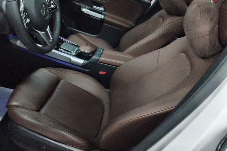 Used Mercedes-Benz GLB 2023 Refreshed GLB 200 Dynamic Edition Left Front Seat