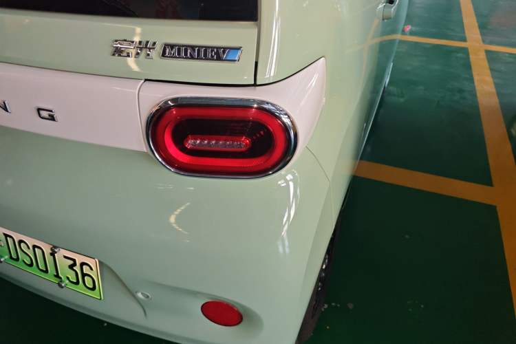 Used Wuling Hongguang MINIEV 2024 3rd Generation 215km Advanced Version Right Rear Taillight