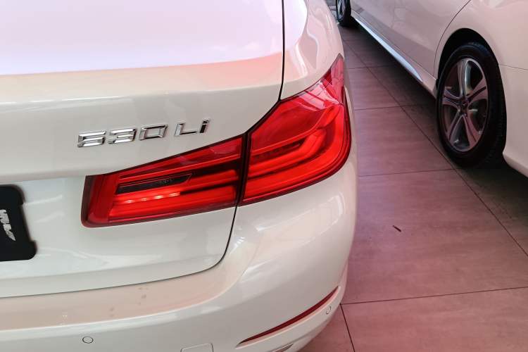 Used BMW 5 Series 2018 Facelifted 530Li Luxury Edition Premium Package