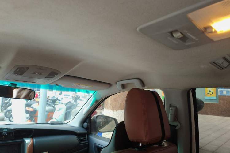 Used Toyota Fortuner 2016 2.7L Middle East Version Headliner